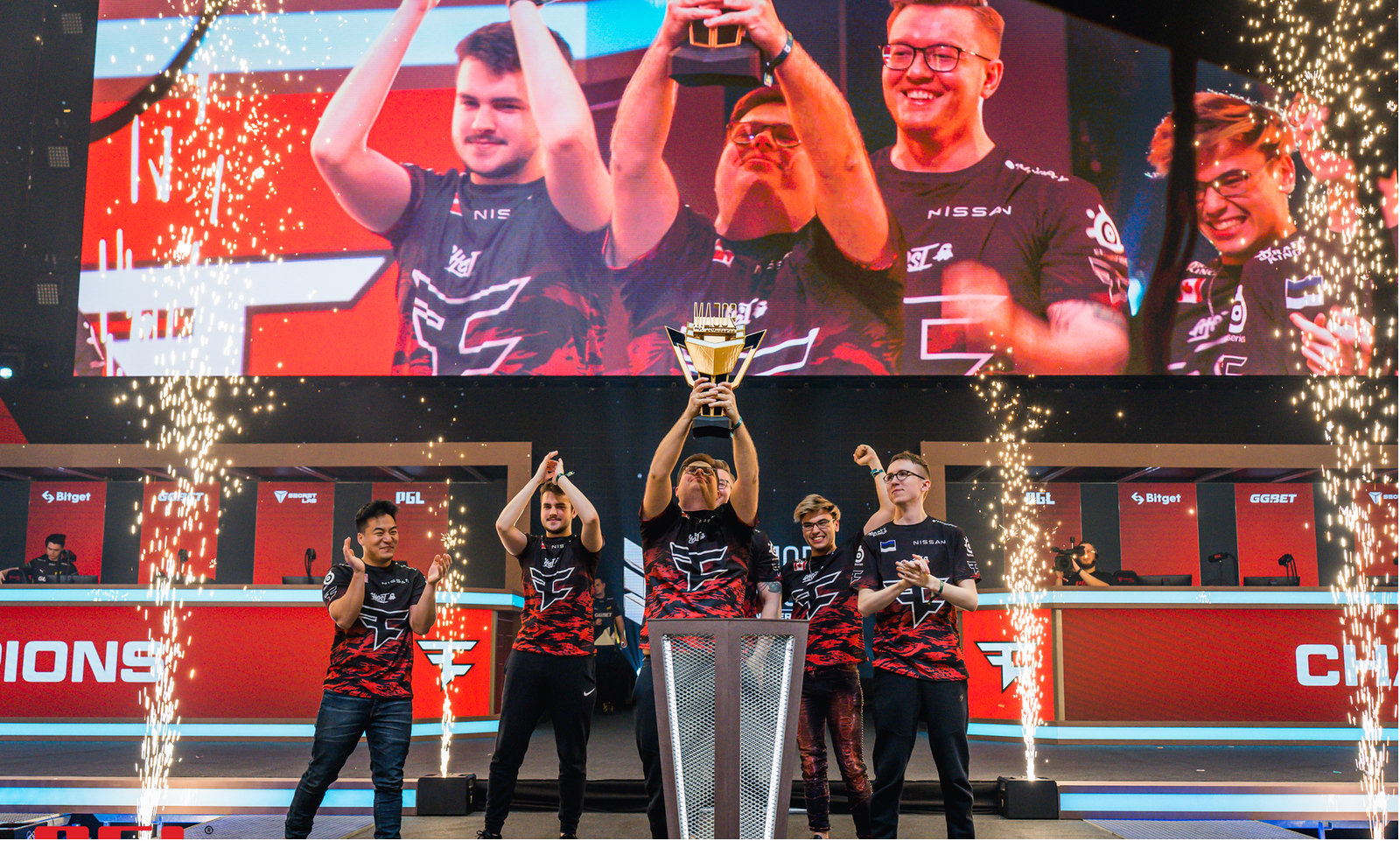 球探在接受 球探在接受