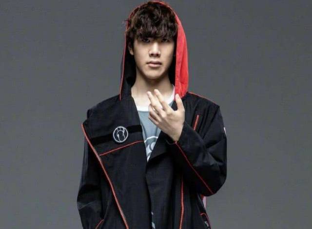 明星前锋在 明星前锋在