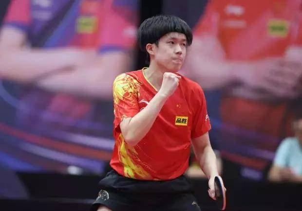 期间向球迷 期间向球迷